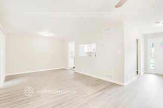 2305 Verna Dr in Decatur, GA - Foto de edificio - Building Photo