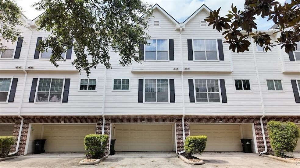 9200 Westheimer Rd, Unit 604 in Houston, TX - Foto de edificio