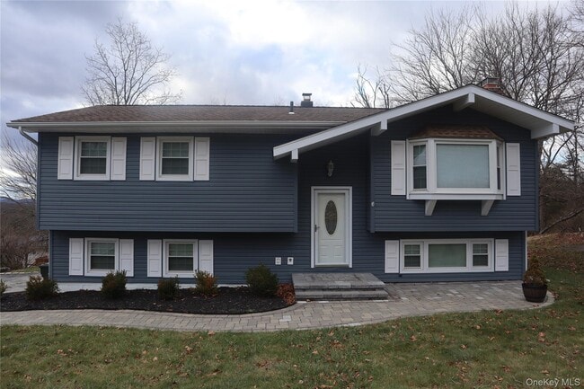 32 Poplar Dr in Monroe, NY - Building Photo - Building Photo