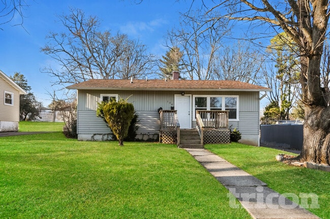 property at 106 Oakmere Rd