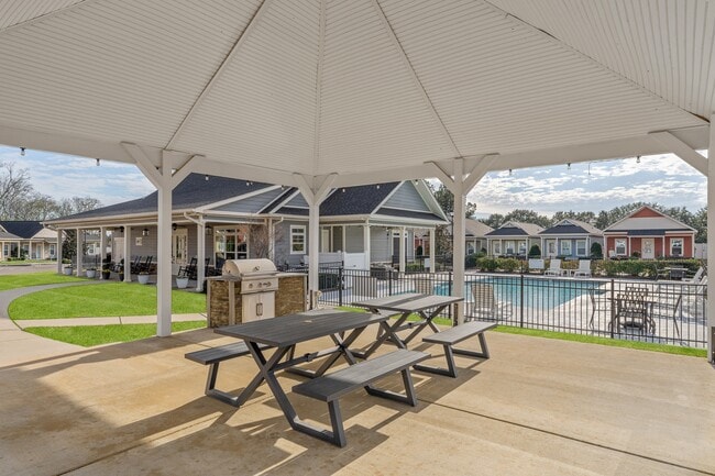 The Cottages Dothan in Midland City, AL - Building Photo - Building Photo