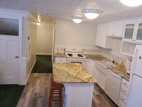 3271 N 1000 W, Unit Basement in Ogden, UT - Foto de edificio - Building Photo