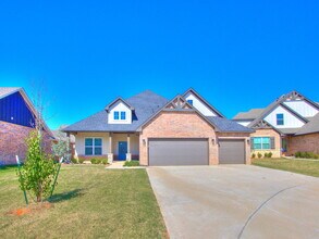 3201 Hayven Cir in Yukon, OK - Building Photo - Building Photo