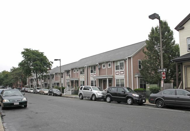 750-782 Shawmut Ave in Boston, MA - Foto de edificio - Building Photo