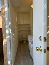 633 N Orchard Dr in Burbank, CA - Building Photo - Building Photo