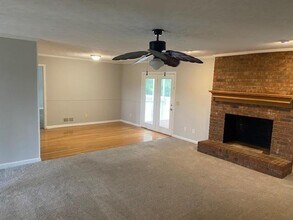 722 Old Hog Mountain Rd in Hoschton, GA - Building Photo - Building Photo