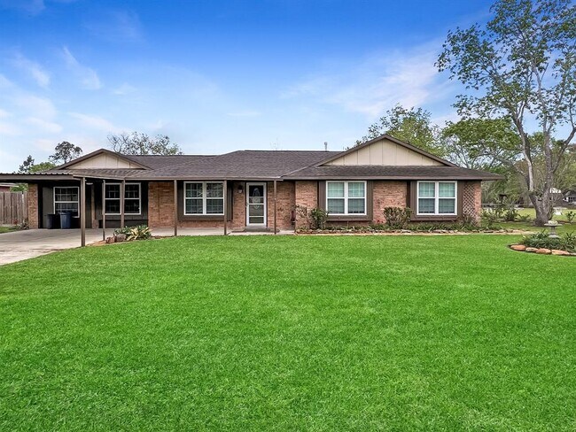 property at 114 Estate Dr