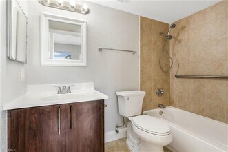 150 Santa Clara Dr in Naples, FL - Building Photo - Building Photo