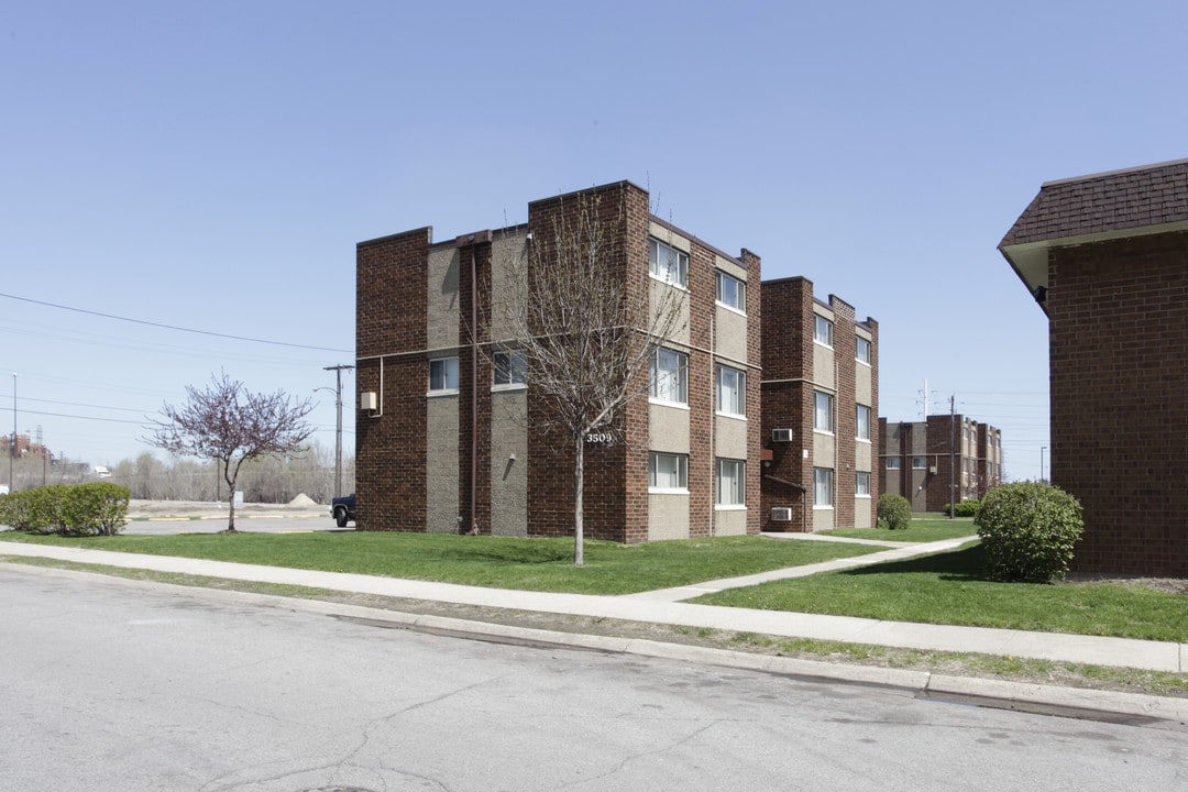 Harbor Meadows in East Chicago, IN - Building Photo