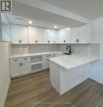 9 Rusholme Dr in Toronto, ON - Building Photo - Building Photo