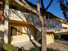 2323 Van Buren St in Hollywood, FL - Building Photo
