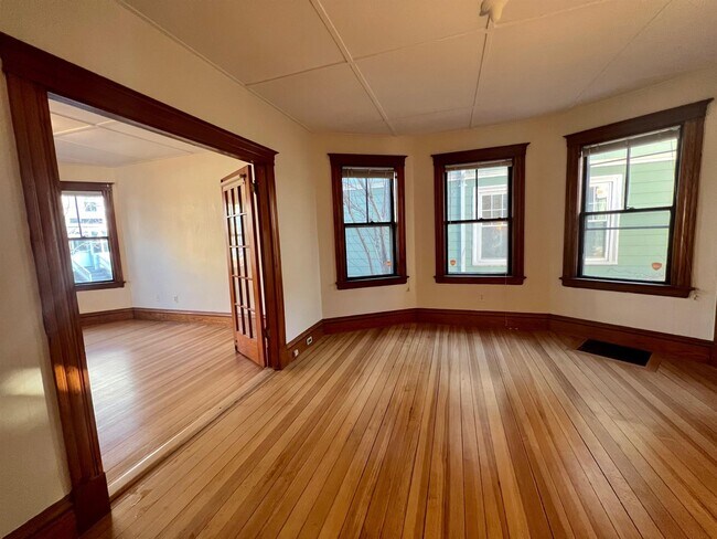 19 Gold Star Rd, Unit 1 in Cambridge, MA - Foto de edificio - Building Photo
