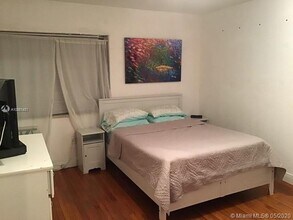 901 Euclid Ave-Unit -12 in Miami Beach, FL - Foto de edificio - Building Photo