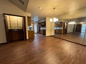 2122 NW 117th St-Unit -JGH 009 N OKC 2124 NW 117th Street in Oklahoma City, OK - Building Photo - Building Photo