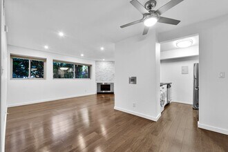 141 S Clark Dr in West Hollywood, CA - Building Photo - Building Photo