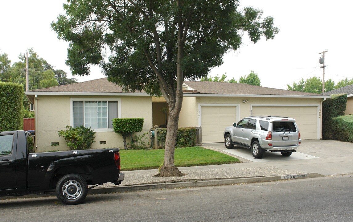 3904-3906 Bismarck Dr in San Jose, CA - Foto de edificio