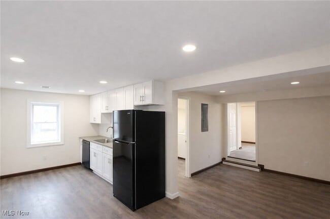 7349 Tippecanoe Rd in Canfield, OH - Foto de edificio - Building Photo