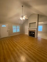 204 Wembley Dr in Warner Robins, GA - Foto de edificio - Building Photo