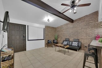 519 S 4th Ave in Edinburg, TX - Building Photo - Building Photo