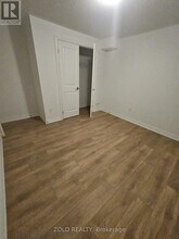 100 W Oak Trl in Barrie, ON - Building Photo - Building Photo