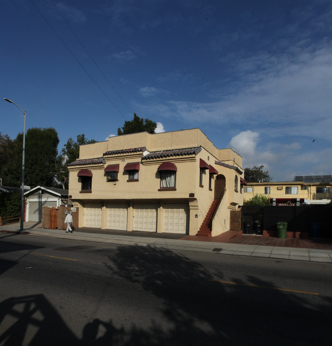 6631-6635 Fountain Ave in Los Angeles, CA - Building Photo - Building Photo