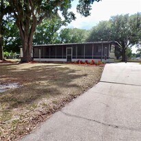 4637 Fox Ridge Blvd in Zephyrhills, FL - Building Photo