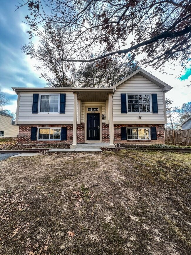 property at 1423 Boulder Ln