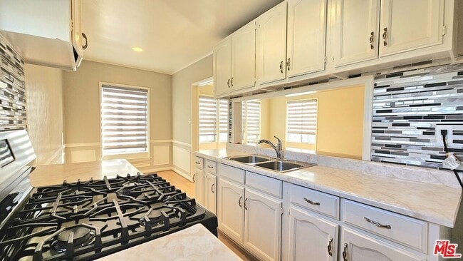 property at 1022 S Norton Ave