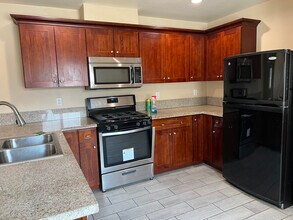 10627 Lind Ave in Loma Linda, CA - Building Photo - Building Photo