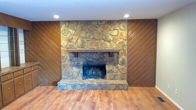7203 Edenborough Dr in Oklahoma City, OK - Foto de edificio - Building Photo