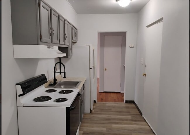 property at 10 S West St