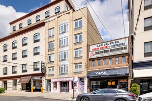 3521 Farrington St in Flushing, NY - Building Photo