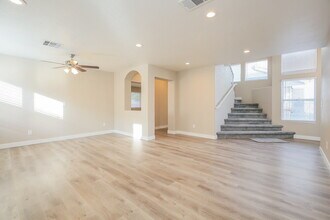 4375 Coyote Crest Ct in Las Vegas, NV - Building Photo - Building Photo