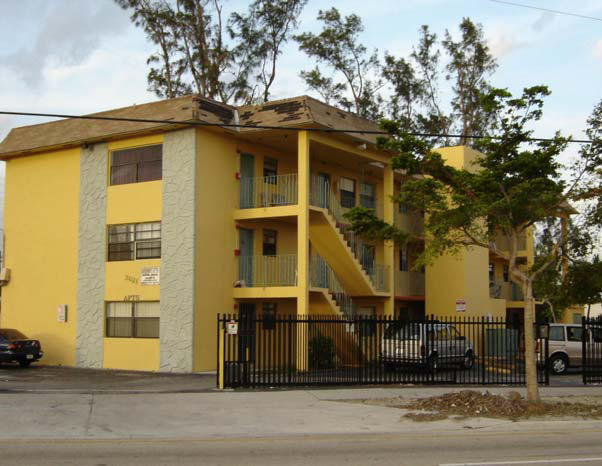 Lakeview Apartments in Miami, FL - Building Photo - Building Photo