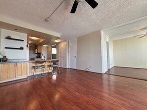 1676 Ala Moana Blvd in Honolulu, HI - Foto de edificio - Building Photo