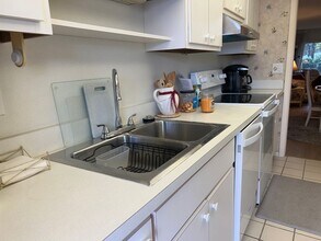 512 W Venice Ave in Venice, FL - Building Photo - Building Photo