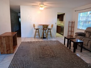 137 White St in Daytona Beach, FL - Building Photo - Building Photo