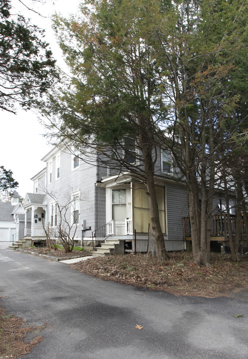 16 Taconic St in Pittsfield, MA - Building Photo