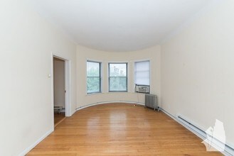 915 W Waveland Ave, Unit 917-2C in Chicago, IL - Building Photo - Building Photo