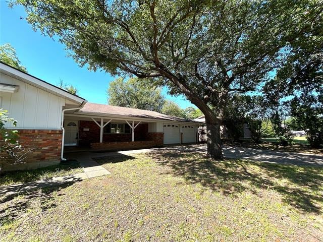 613 W Redbud Dr in Hurst, TX - Building Photo - Building Photo