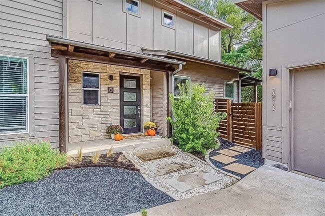 property at 3913 Valley View Rd