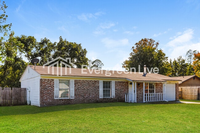 229 Evergreen Ln in Middleburg, FL - Building Photo - Building Photo