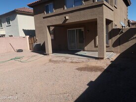 7780 N 57th Ln in Glendale, AZ - Foto de edificio - Building Photo