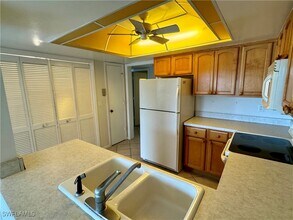 1748 Bald Eagle Dr in Naples, FL - Foto de edificio - Building Photo