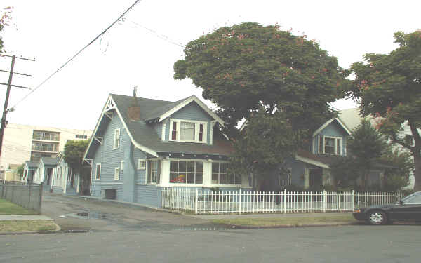 429 W 5th St in Long Beach, CA - Foto de edificio - Building Photo