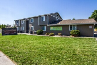 331 Boardman Ave NW in Boardman, OR - Building Photo - Building Photo