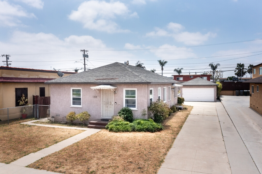 1308 W 164th St in Gardena, CA - Building Photo