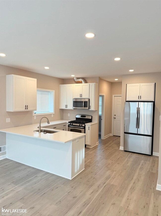 22001 Lakeview St in St. Clair Shores, MI - Building Photo - Building Photo