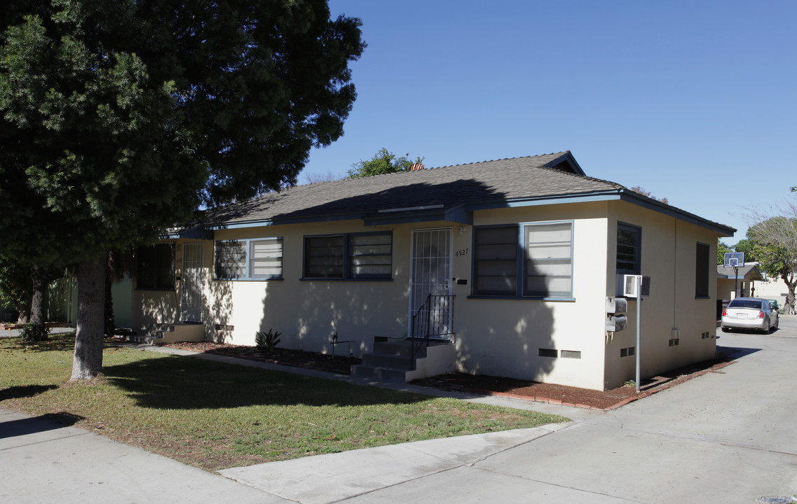 4523 Jurupa Ave in Riverside, CA - Building Photo