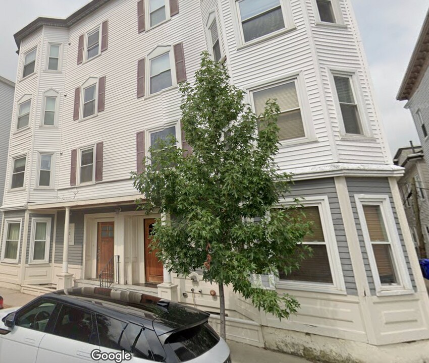 61 Homer St, Unit #1 in Boston, MA - Building Photo
